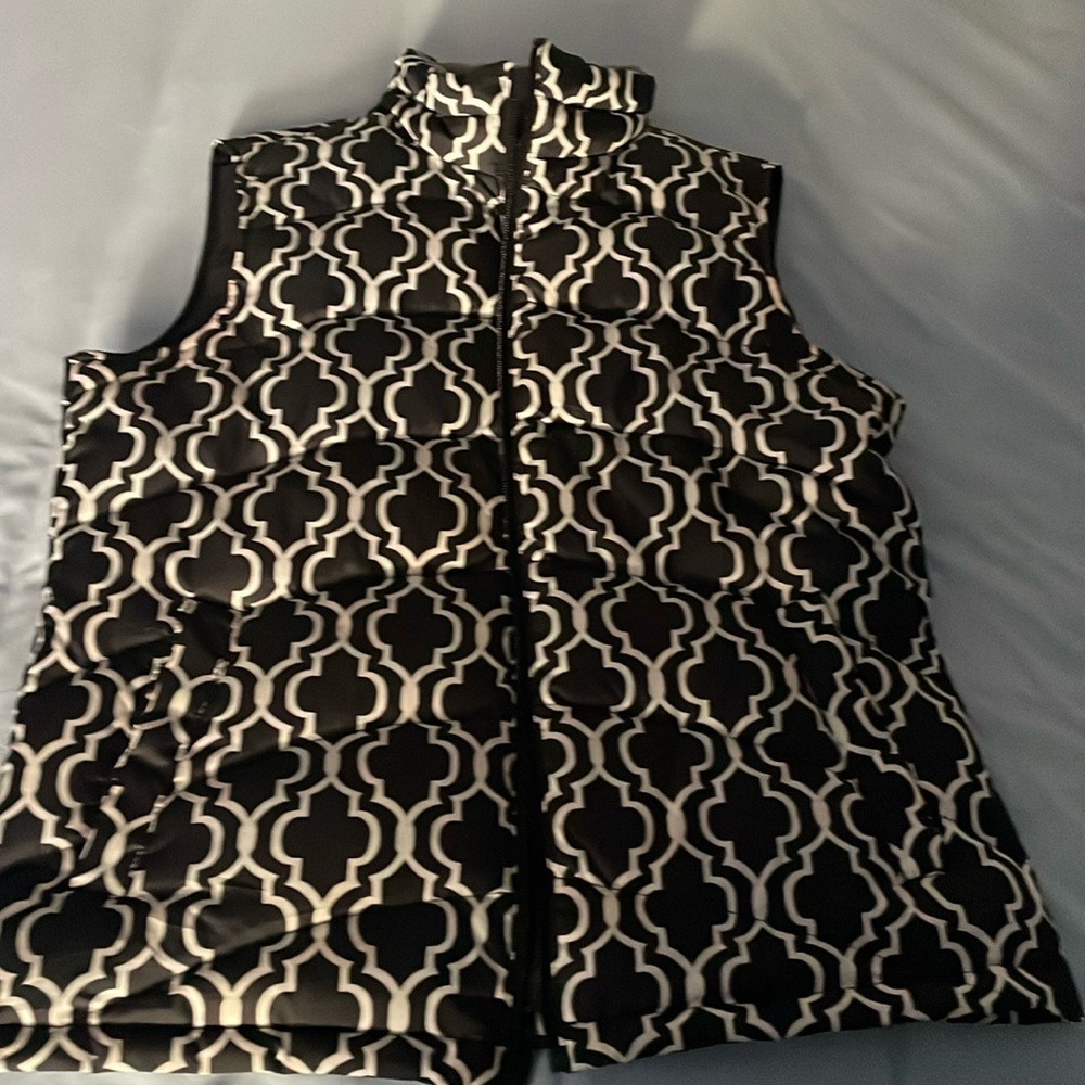 Lands’ End vest - black and white pattern with gray collar accent